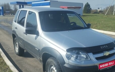 Chevrolet Niva I рестайлинг, 2017 год, 750 000 рублей, 2 фотография