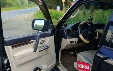 Mitsubishi Pajero IV, 2014 год, 2 790 000 рублей, 14 фотография