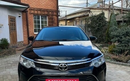 Toyota Camry, 2017 год, 2 400 000 рублей, 2 фотография