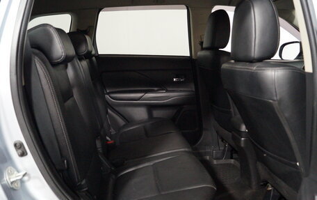 Mitsubishi Outlander III рестайлинг 3, 2012 год, 1 299 000 рублей, 15 фотография