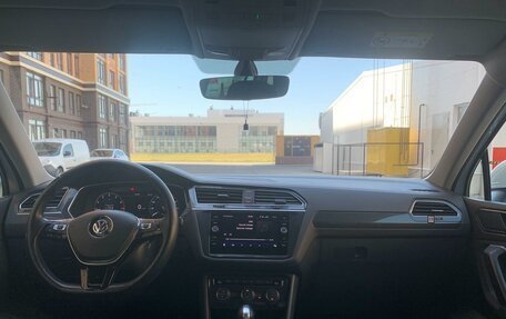 Volkswagen Tiguan II, 2018 год, 2 690 000 рублей, 6 фотография