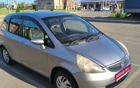 Honda Fit III, 2005 год, 510 000 рублей, 2 фотография