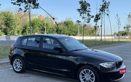 BMW 1 серия, 2009 год, 930 000 рублей, 1 фотография