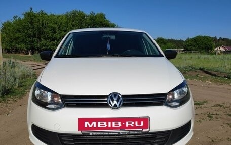 Volkswagen Polo VI (EU Market), 2013 год, 800 000 рублей, 2 фотография