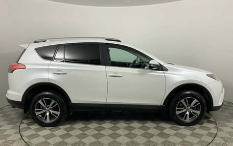 Toyota RAV4, 2018 год, 2 489 000 рублей, 6 фотография