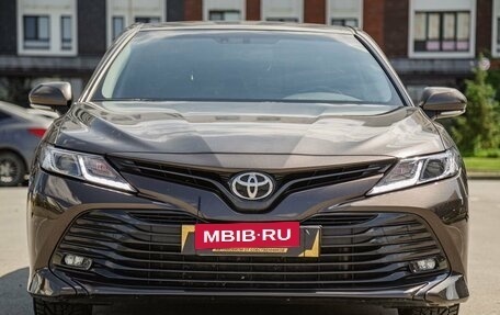 Toyota Camry, 2018 год, 3 320 000 рублей, 2 фотография