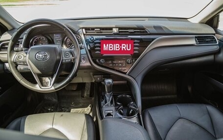 Toyota Camry, 2018 год, 3 320 000 рублей, 12 фотография