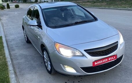 Opel Astra J, 2010 год, 760 000 рублей, 2 фотография