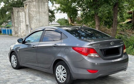 Hyundai Solaris II рестайлинг, 2013 год, 850 000 рублей, 4 фотография