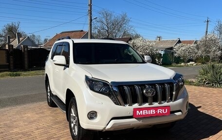 Toyota Land Cruiser Prado 150 рестайлинг 2, 2017 год, 3 900 000 рублей, 7 фотография