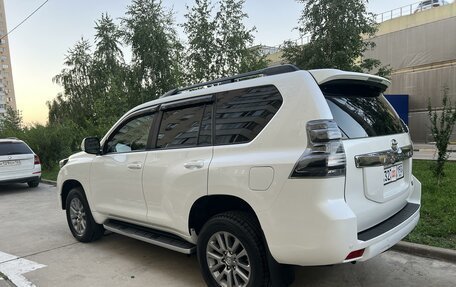 Toyota Land Cruiser Prado 150 рестайлинг 2, 2017 год, 3 900 000 рублей, 13 фотография