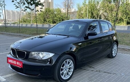 BMW 1 серия, 2009 год, 930 000 рублей, 6 фотография