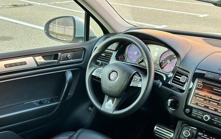 Volkswagen Touareg III, 2011 год, 2 020 000 рублей, 12 фотография