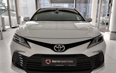 Toyota Camry, 2021 год, 3 880 000 рублей, 2 фотография
