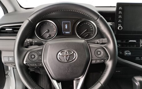 Toyota Camry, 2021 год, 3 880 000 рублей, 8 фотография