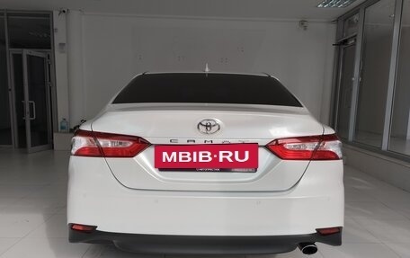 Toyota Camry, 2021 год, 3 880 000 рублей, 5 фотография