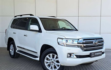 Toyota Land Cruiser 200, 2018 год, 6 762 000 рублей, 3 фотография