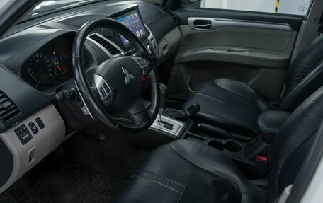 Mitsubishi Pajero Sport II рестайлинг, 2013 год, 2 130 000 рублей, 11 фотография