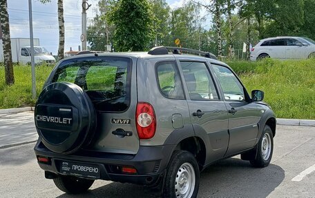 Chevrolet Niva I рестайлинг, 2018 год, 967 300 рублей, 5 фотография