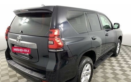 Toyota Land Cruiser Prado 150 рестайлинг 2, 2020 год, 4 555 000 рублей, 5 фотография