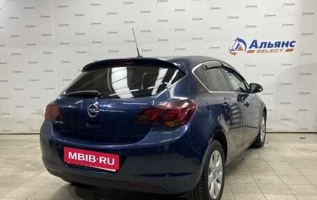 Opel Astra J, 2011 год, 790 000 рублей, 3 фотография