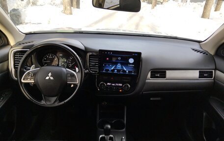 Mitsubishi Outlander III рестайлинг 3, 2013 год, 1 739 000 рублей, 15 фотография