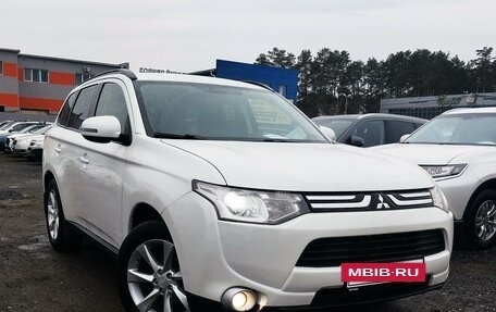 Mitsubishi Outlander III рестайлинг 3, 2013 год, 1 739 000 рублей, 2 фотография