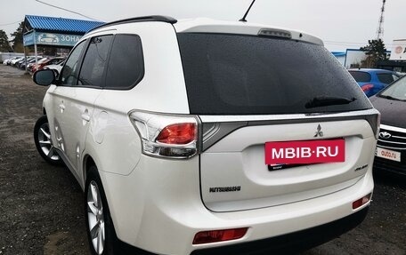 Mitsubishi Outlander III рестайлинг 3, 2013 год, 1 739 000 рублей, 6 фотография