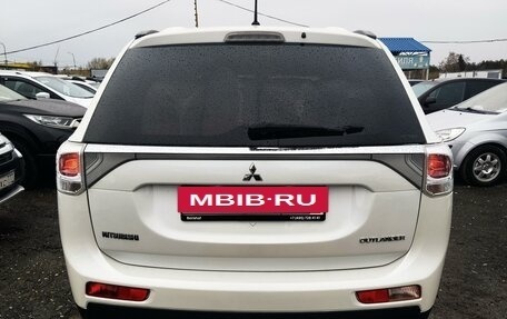 Mitsubishi Outlander III рестайлинг 3, 2013 год, 1 739 000 рублей, 7 фотография