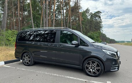 Mercedes-Benz V-Класс, 2019 год, 5 890 000 рублей, 5 фотография