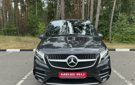 Mercedes-Benz V-Класс, 2019 год, 5 890 000 рублей, 2 фотография