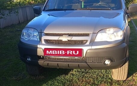 Chevrolet Niva I рестайлинг, 2018 год, 820 000 рублей, 4 фотография