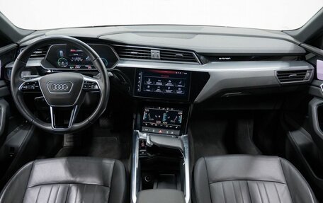 Audi e-tron I, 2020 год, 5 300 000 рублей, 15 фотография