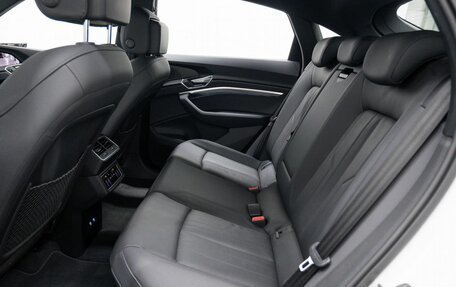 Audi e-tron I, 2020 год, 5 300 000 рублей, 17 фотография