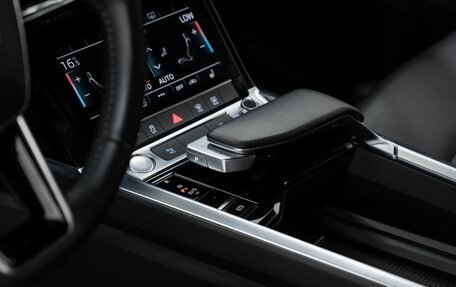 Audi e-tron I, 2020 год, 5 300 000 рублей, 24 фотография