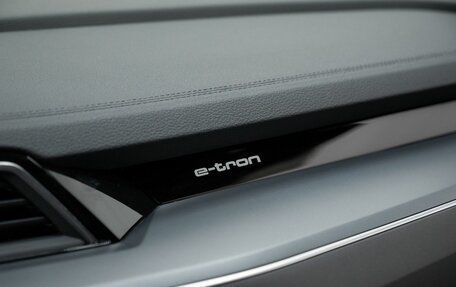 Audi e-tron I, 2020 год, 5 300 000 рублей, 28 фотография