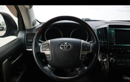 Toyota Land Cruiser 200, 2011 год, 3 000 080 рублей, 9 фотография