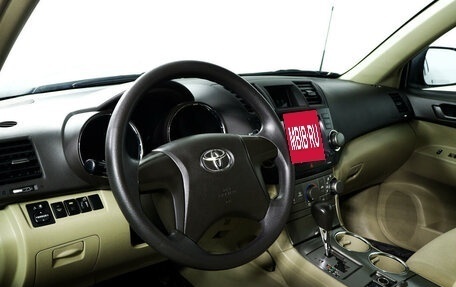 Toyota Highlander III, 2010 год, 1 830 000 рублей, 13 фотография