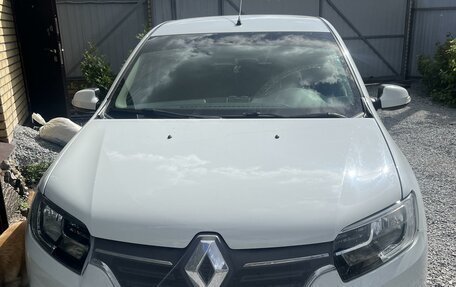 Renault Logan II, 2018 год, 950 000 рублей, 2 фотография