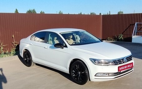 Volkswagen Passat B8 рестайлинг, 2015 год, 1 699 999 рублей, 4 фотография