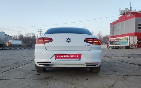 Volkswagen Passat B8 рестайлинг, 2015 год, 1 699 999 рублей, 10 фотография