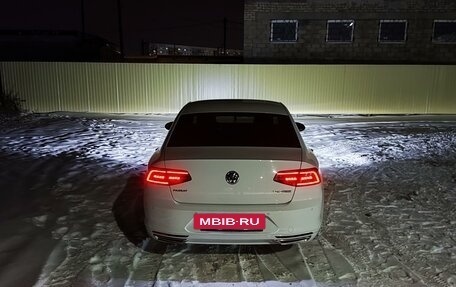 Volkswagen Passat B8 рестайлинг, 2015 год, 1 699 999 рублей, 19 фотография