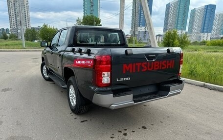 Mitsubishi L200, 2024 год, 4 500 000 рублей, 9 фотография