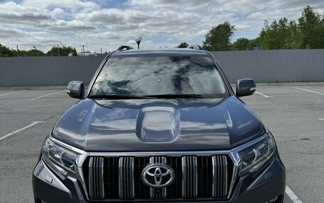 Toyota Land Cruiser Prado 150 рестайлинг 2, 2018 год, 6 700 000 рублей, 2 фотография