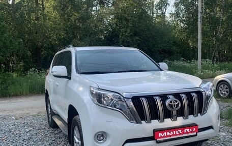 Toyota Land Cruiser Prado 150 рестайлинг 2, 2016 год, 4 500 000 рублей, 6 фотография