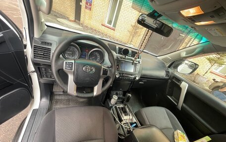 Toyota Land Cruiser Prado 150 рестайлинг 2, 2016 год, 3 790 000 рублей, 10 фотография