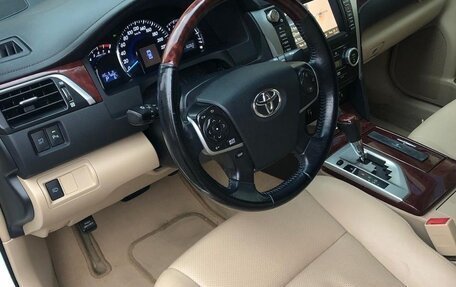 Toyota Camry, 2012 год, 1 590 000 рублей, 4 фотография