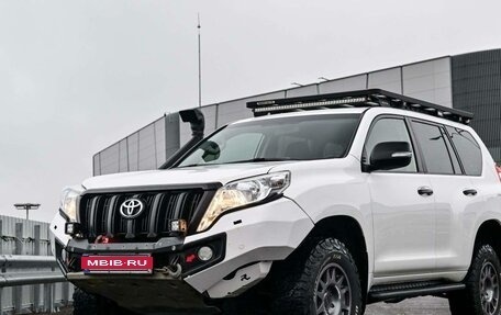 Toyota Land Cruiser Prado 150 рестайлинг 2, 2016 год, 3 070 000 рублей, 1 фотография