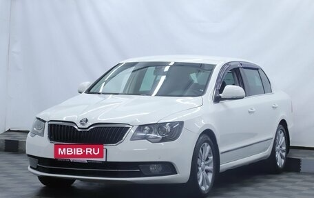 Skoda Superb III рестайлинг, 2013 год, 955 000 рублей, 1 фотография