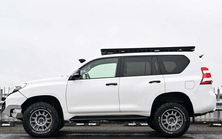 Toyota Land Cruiser Prado 150 рестайлинг 2, 2016 год, 3 070 000 рублей, 10 фотография